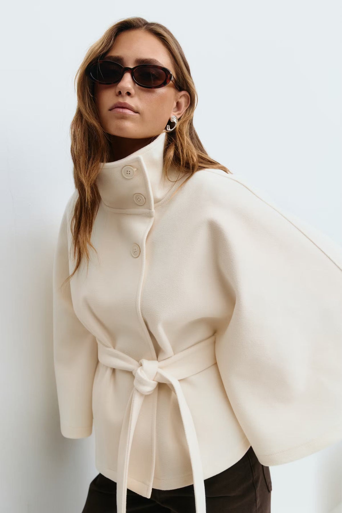 CLAIRE LYON | MANTEAU CAPE À CEINTURE POUR FEMMES