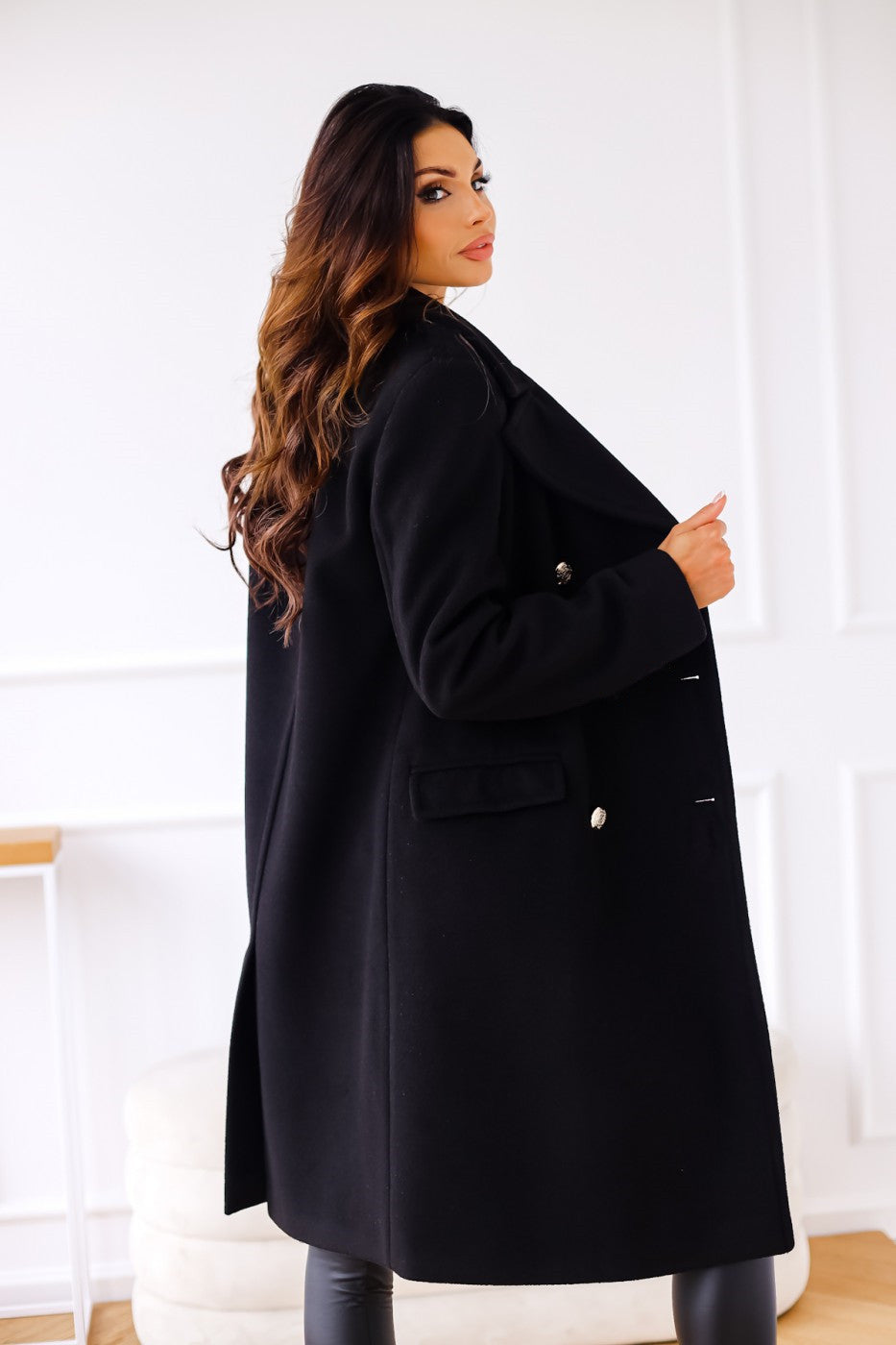 Manteau femme long à boutons coupe élégante en maille mélangée usage urbain