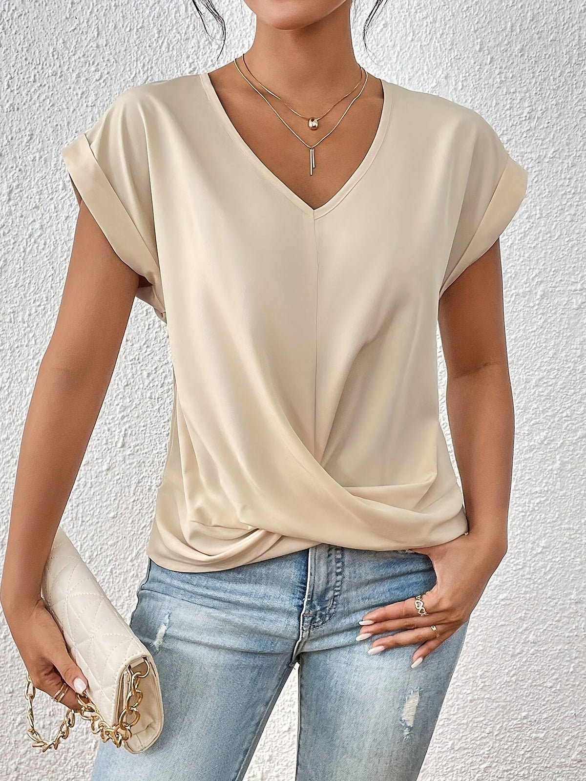 CLAIRE LYON | T-SHIRT À COL EN V ÉLÉGANT POUR FEMME
