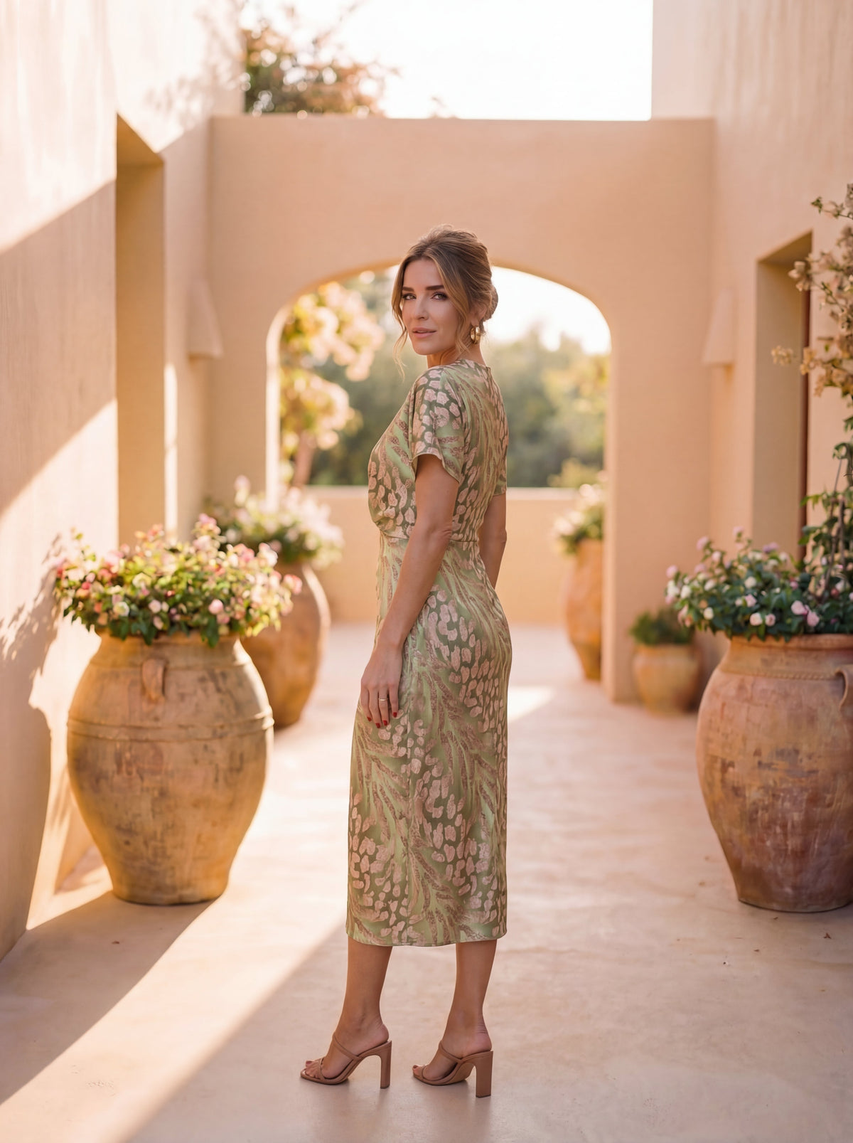 CLAIRE LYON | ROBE MIDI ÉLÉGANTE POUR FEMME