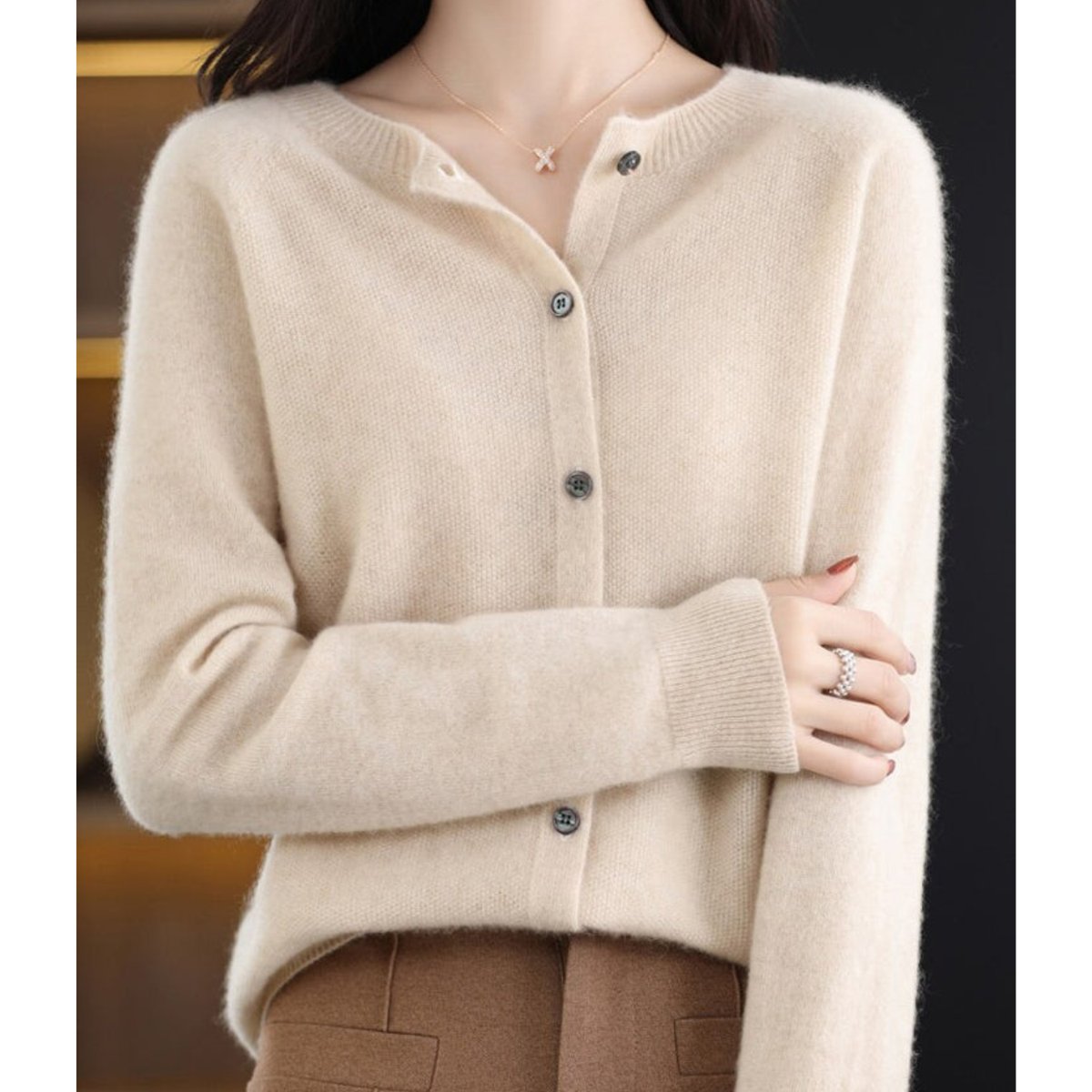 Karine - Cardigan Élégant Boutonné Col Rond