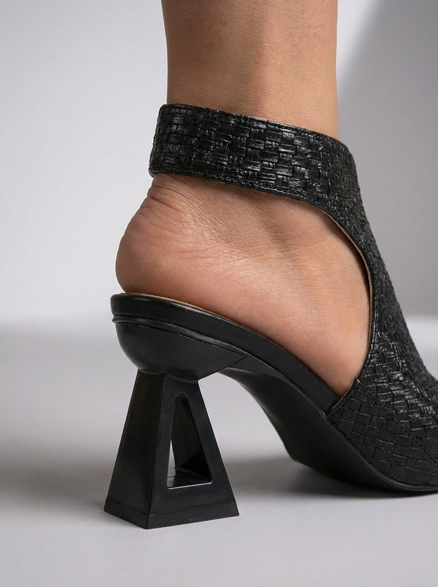 CLAIRE LYON | TALONS GÉOMÉTRIQUES POUR FEMMES
